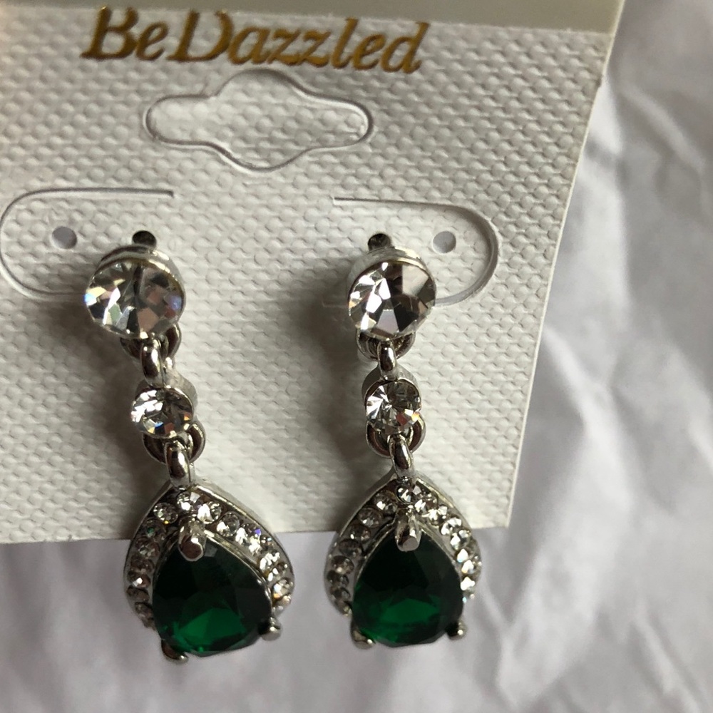 SALE💲NWT Stunning Formal Earrings